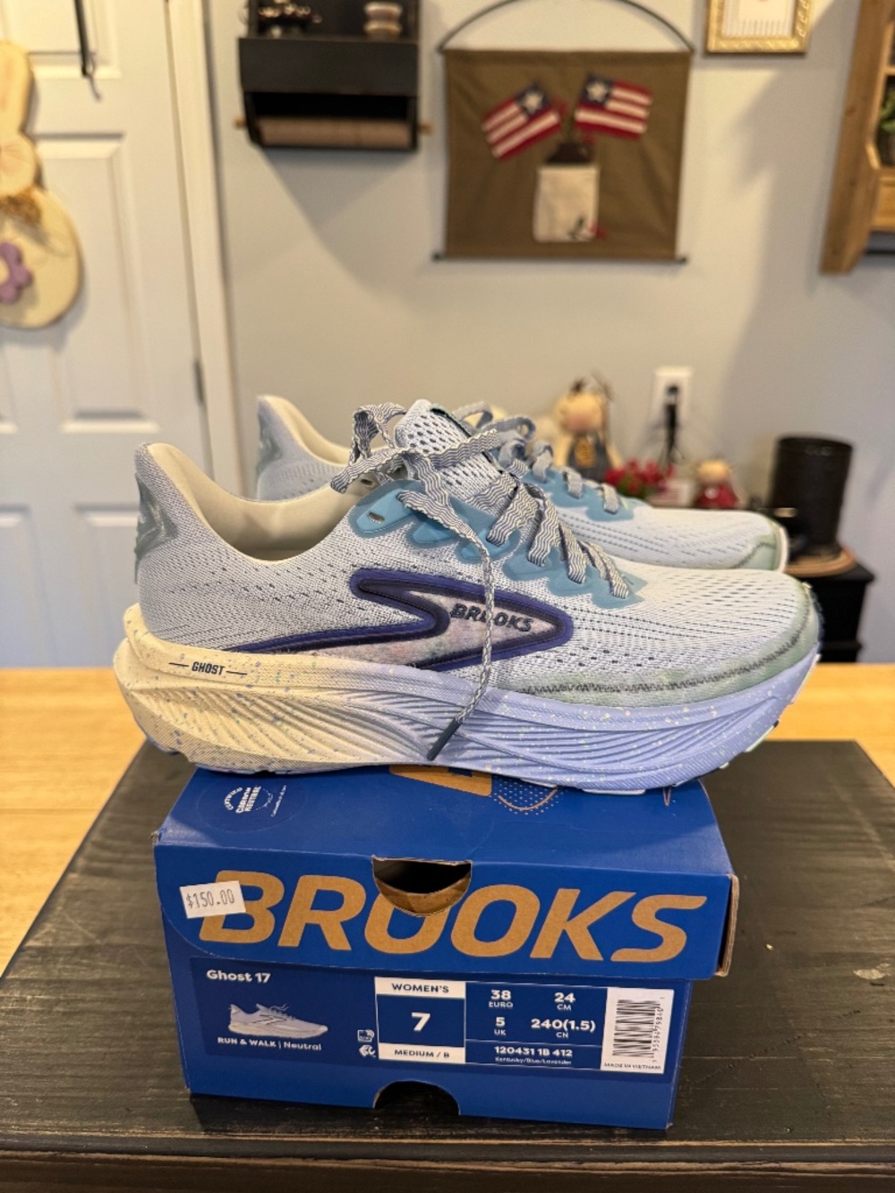Women’s Brooks ghost 17 size 7